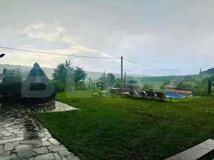 Casa de vanzare cu piscina - imagine 16