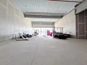 Spatiu Comercial - 186 mp - Fun Shop Park Mosnita Noua - imagine 5