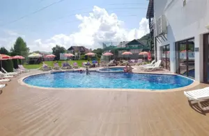 EXCLUSIVITATE! Pensiune 10 camere si Aqua parc, Prundu Bargaului - imagine 12