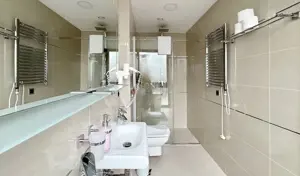 Apartament ce ofera  acces catre 2 terase generoase - imagine 12