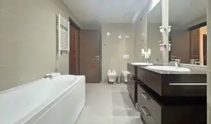 Priveliste spre masivul Postavarul - imagine 11