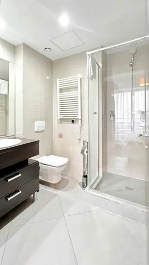 Priveliste spre masivul Postavarul - imagine 14