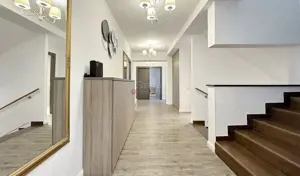 Penthouse generos cu priveliste spre Masivul Postavarul - imagine 2