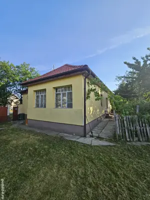 casă de vinzare,com Olari jud Arad - imagine 4