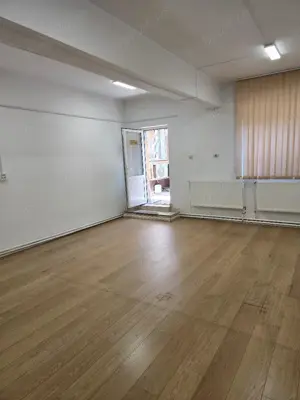 Dau in chirie Cladire birouri, ultracentral D+P+2E, 150mp pe nivel, SC tot-636 mp Inc oras , rampa,  - imagine 7