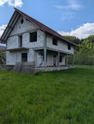 Vând casă și teren in comuna Moisei langa drumul principal DN 18 - imagine 2