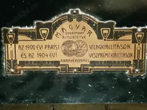 Vând pian antic Kerestely Șandor fabricat în 1866,medaliat cu aur la Paris în 1900 - imagine 4