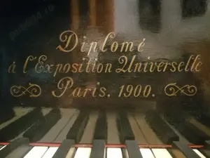 Vând pian antic Kerestely Șandor fabricat în 1866,medaliat cu aur la Paris în 1900 - imagine 5