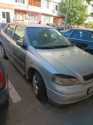 Vând Opel Astra Berlină cu hayon - imagine 2