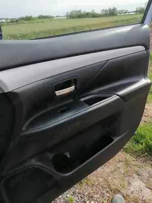 Mitsubishi Pehv 2014 - imagine 8