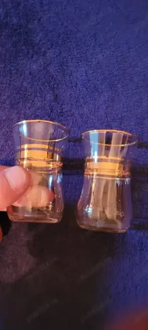 SET 4 Pahare vechi decorative aurite -15 LEI