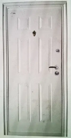 Vând ușa metalica, alba, nouă în ambalaj original, deschidere dreapta sau stanga.