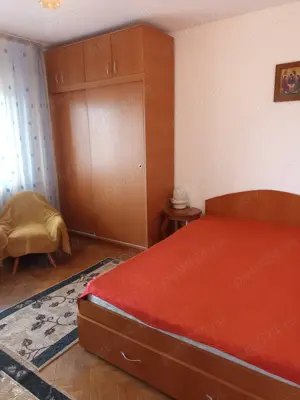 Inchiriez apatament 3 camere 2bai.zona Unirii, Rond Cosbuc,et.4din8 - imagine 4