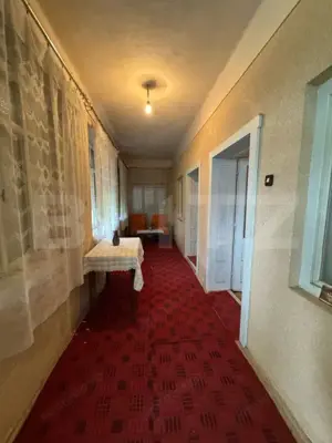 Casa de vanzare, cu 2 camere, 120 mp + teren de 1207 mp, zona Cărăstău - imagine 4