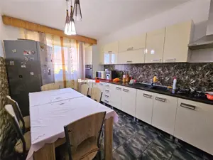 PROPRIETATE CU AFACERE FUNCTIONALA DE VANZARE - PETREU, LANGA MARGHITA - imagine 4