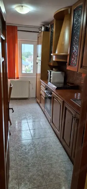 Apartament 2 camere, decomandat, hol patrat logie, balcon 58 mp, etajul 3 3.