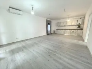 Zona OMV Aradului! Suprafata 75 mp!