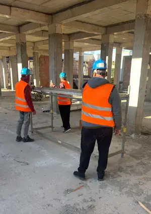 Angajam muncitor calificat (regipsar finisaje interioare) în domeniul construcțiilor. 