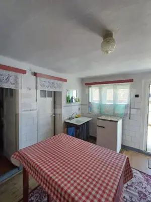 Casa de vanzare, cu 3 camere, 85 mp, 151 mp teren, zona centrala Turda - imagine 11