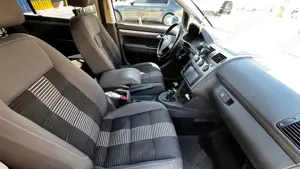 Volkswagen Touran 1.9  TDI, model UNITED - imagine 4