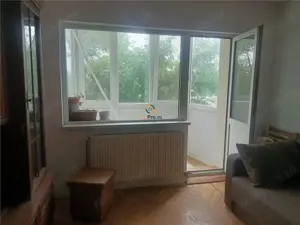 Decomandat Spatios zona Sagului