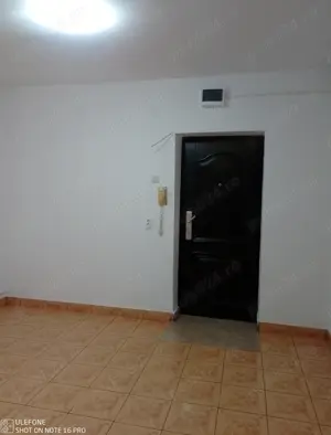 Închiriez garsonieră 