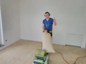 Montator parchet clasic și stratificat, recondiționare parchet clasic.