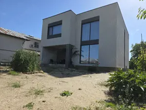 Vila intr-un peisaj idilic la 15 minute de capitala, pret imbatabil! - imagine 3