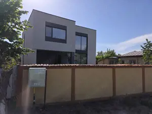 Vila intr-un peisaj idilic la 15 minute de capitala, pret imbatabil! - imagine 5