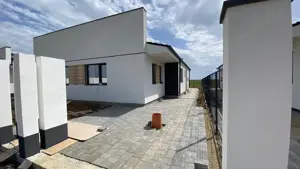 Comision 0%. Duplex pe parter. Panouri solare. 328 mp teren. La cheie - imagine 4