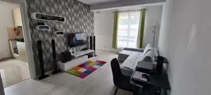 Studio Militari Residence langa Penny si Trattoria Roz Cafe Bloc de 3 Etaje