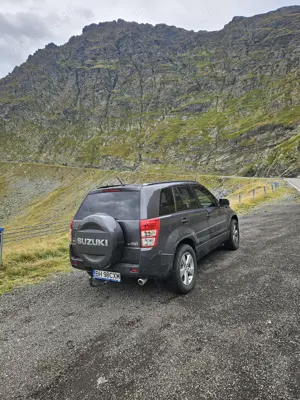 Vand Suzuki Grand Vitara 1,9 D, an 2011 - imagine 2