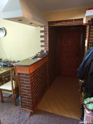 Vând apartament 3 camere + garaj în municipiul Rădăuți cartier Obor  - imagine 2