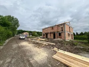 A 1638 De vânzare casă, tip duplex în Mureș -Livezeni