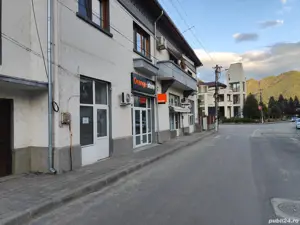 Vand spatiu comercial