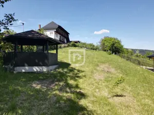 Casa bătrânească cu foișor și teren - imagine 5