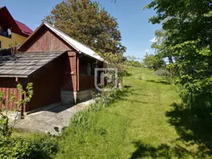 Casa bătrânească cu foișor și teren - imagine 2