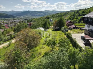 Casa bătrânească cu foișor și teren - imagine 8