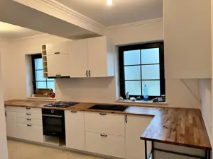 Casa de vanzare cu 5 camere la cateva minute de scoala gradinita Ghisoda - imagine 2