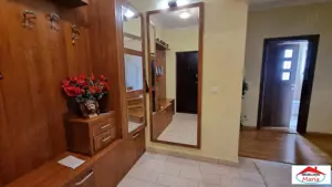 Apartament 3 camere semicentral pe 2 niveluri - imagine 2 Apartament 3 camere semicentral pe 2 niveluri - imagine 2