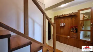 Apartament 3 camere semicentral pe 2 niveluri - imagine 3 Apartament 3 camere semicentral pe 2 niveluri - imagine 3