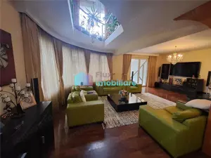 Vila cu 20 ari teren in Scheia - imagine 2