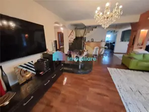 Vila cu 20 ari teren in Scheia - imagine 3