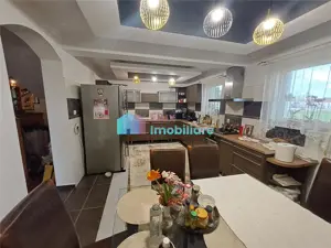 Vila cu 20 ari teren in Scheia - imagine 5