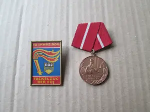 Medalie si placheta comunista, RDG. Armata   Securitate si UTC. (NVA   STASI si FDJ)