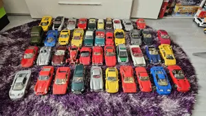 Macheta metalica scara 1:18 diferite modele 