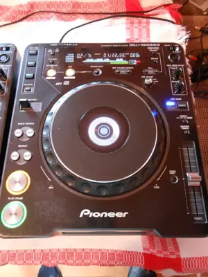 Playere Pioneer CDJ 1000Mk3 ca Behringer,Reloop,Numark,DJM,Omnitronic - imagine 3