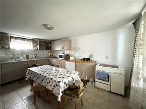 VILA CU 11 CAMERE, BEIUS - imagine 8