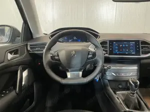 Peugeot 308 - imagine 6