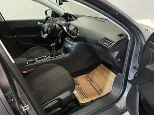 Peugeot 308 - imagine 9